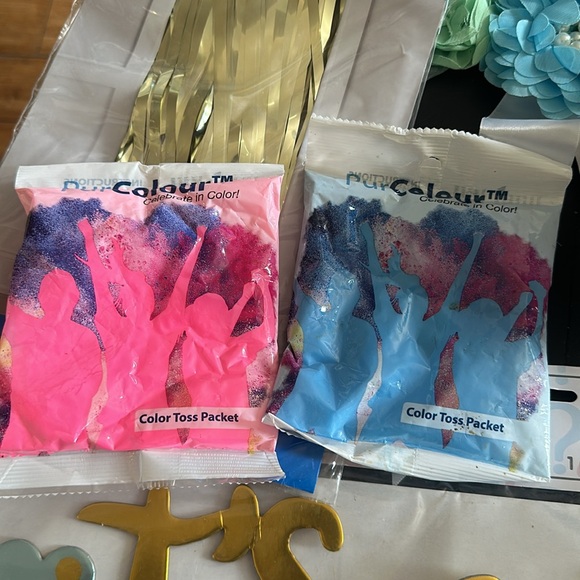 READY TO SHIP GENDER REVEAL DECOR BUNDLE 🎉🩵🩷 INCLUDES FREE BALLOONS 100+ - Picture 7 of 17